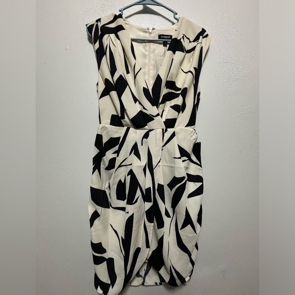 EXPRESS Dress size XS - NWT